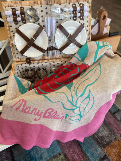 Lips and Roses Throw