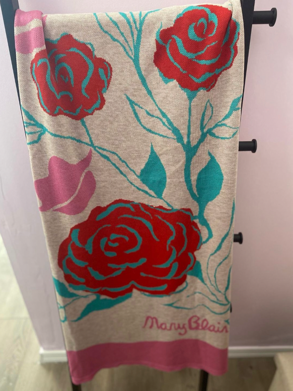 Lips and Roses Throw